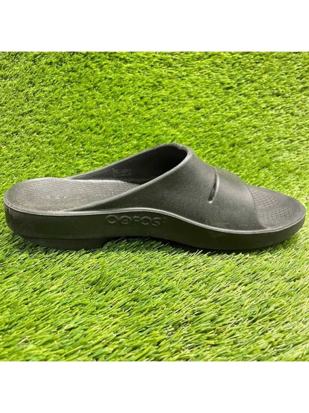 Oofos OOahh Mens Size 9 All Black Beach Walking Outdoor Recovery Slide Sandals